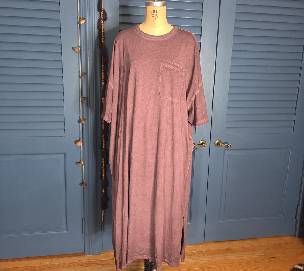 Relaxed Maxi Dress in Dusty Mauve with Chest Pocket